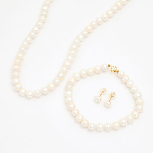 Sterling Silver  Freshwater Pearl Necklace & Stud Earrings
