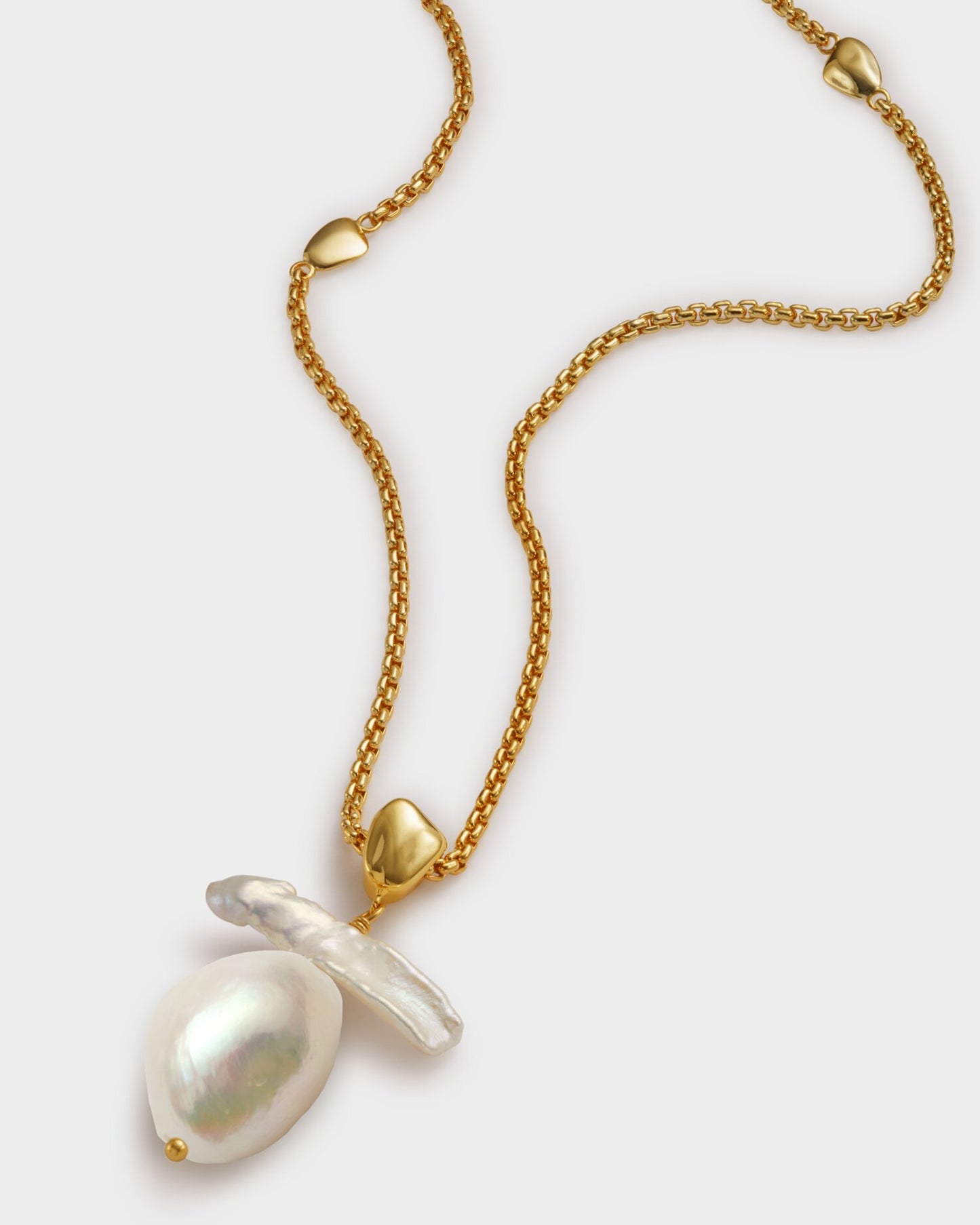 KL Sol Pearl Necklace